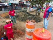 Gobernación del Zulia limpia drenajes del Mercado Las Playitas de Maracaibo