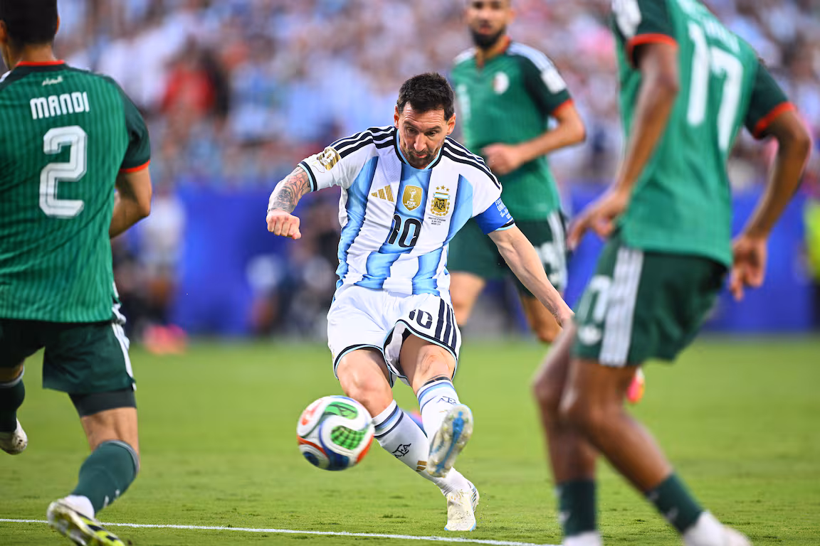 Messi sigue escribiendo historia