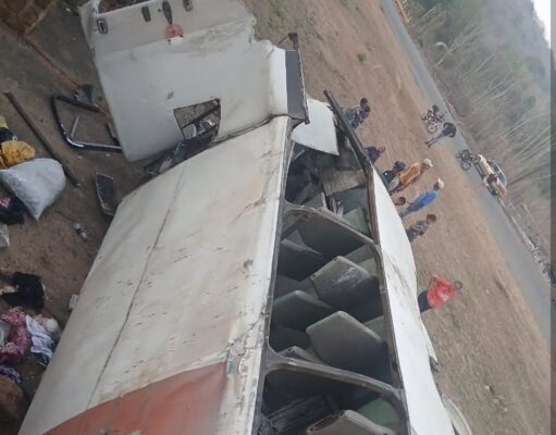 Trágico vuelco de autobús en Anzoátegui deja víctimas fatales y decenas de heridos