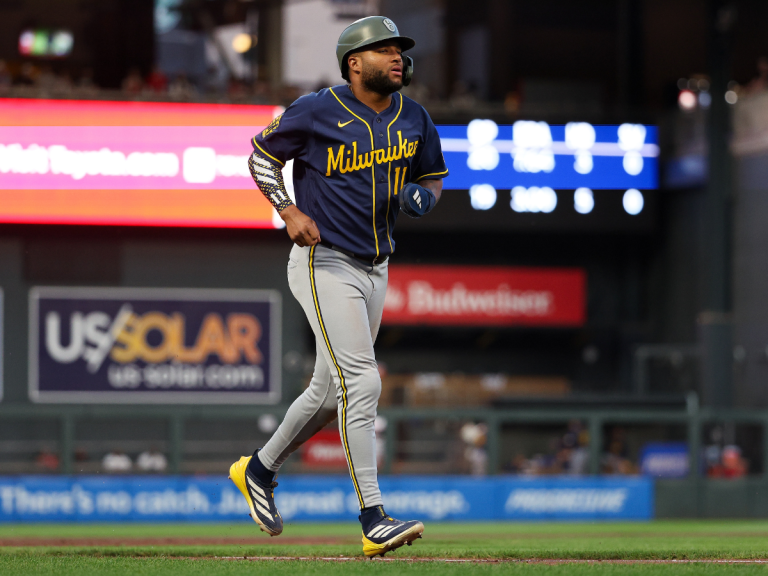 Lara y Chourio protagonistas en la paliza que Milwaukee le dio a los Rockies