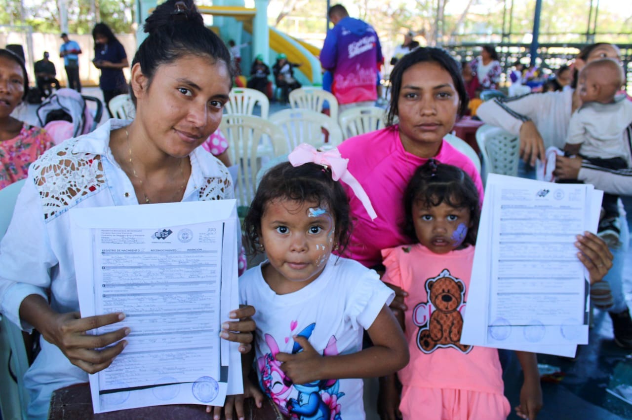 TESTIMONIOS: Entrega actas de nacimiento extemporáneas es un programa inédito de la Alcaldía de Maracaibo