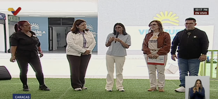 Presidenta-Delcy-entrega-viviendas.png