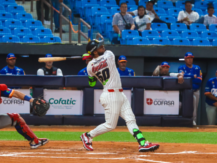 Leones vapuleó a La Guaira 9 por 2