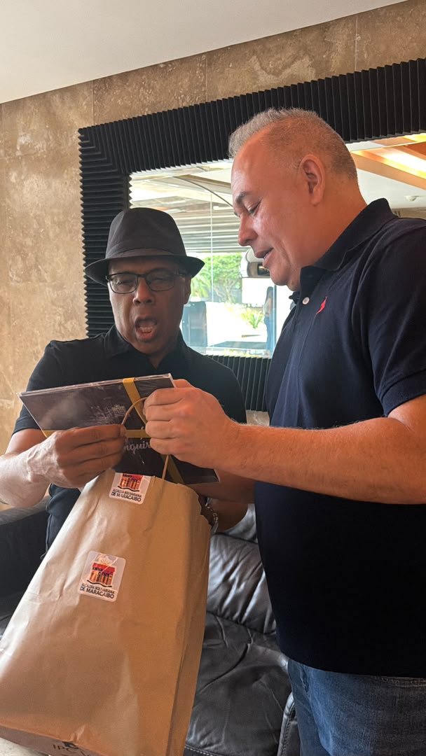 ¡Ramón Orlando llegó con el sabor del merengue a las festividades hoy en Maracaibo!